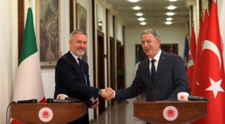 Hulisi Akar Romaya gedir